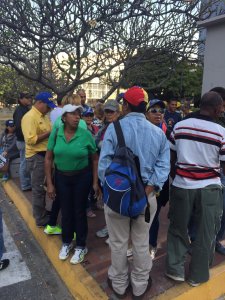 Barloventeños toman la plaza José Martí de Chacaito y apoyan la transición #2Feb (Fotos)