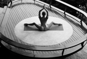 ¡Desnudita y haciendo yoga! Las fotos más “sexuales” nunca se habían visto en Instagram