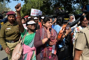 En India, una mujer mató al hombre que la violó e intentó quemarla