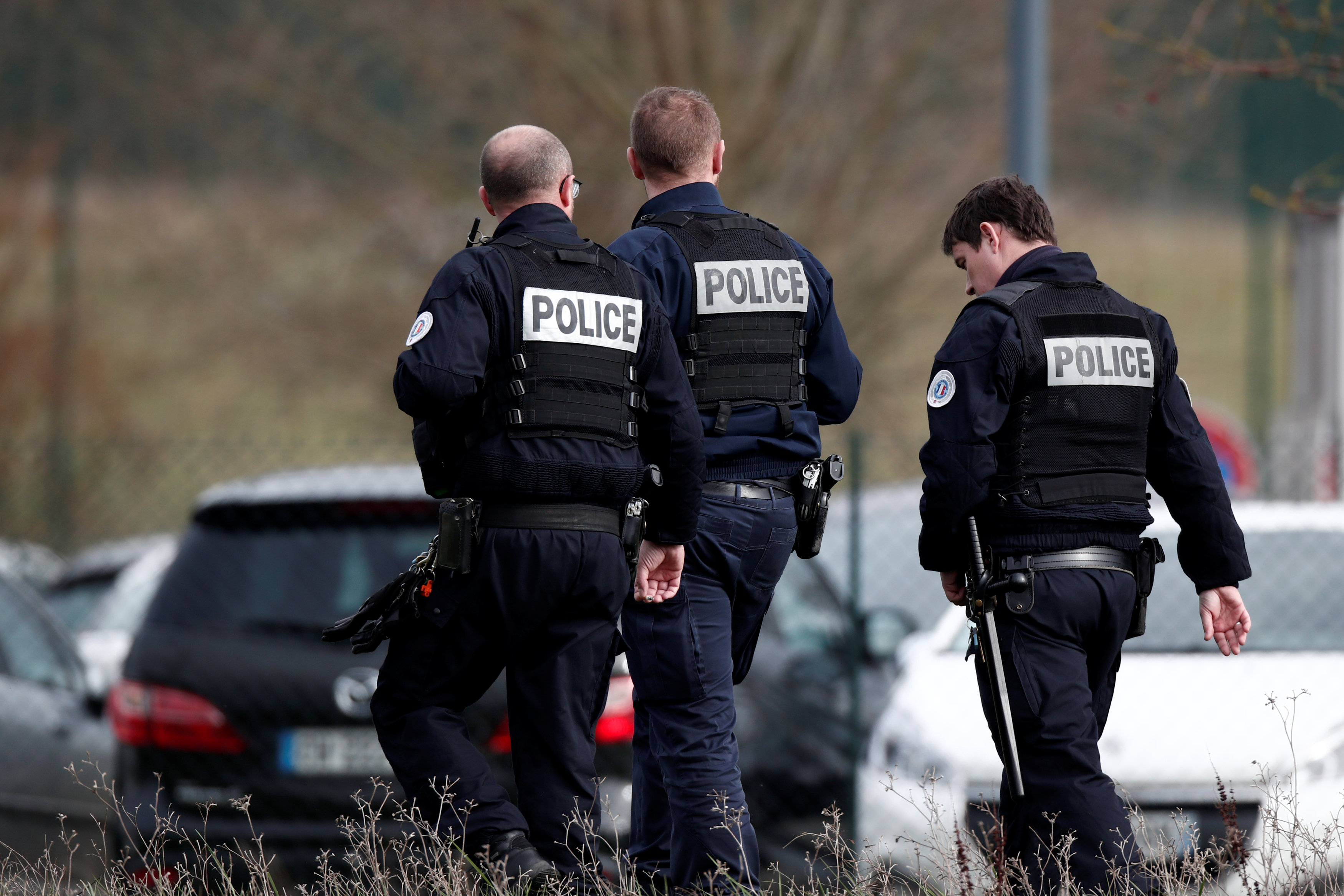 La policía francesa desmantela dos enormes campamentos de migrantes en París