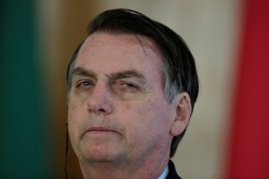 Bolsonaro parte rumbo a EEUU para reforzar alianza con Trump