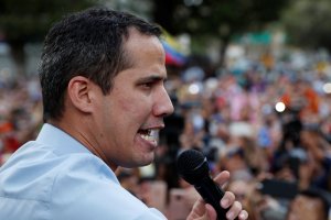 Régimen usurpador amenaza con encarcelar al Presidente (E) Juan Guaidó y detiene a periodista Luis Carlos Díaz