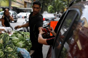 La inflación se desacelera pero los venezolanos no perciben ninguna diferencia