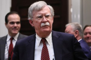 Bolton advierte que EEUU utilizará todas “sus herramientas” para detener a Maduro
