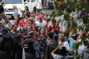Piquete de la PNB impidió saboteo de chavistas en concentración convocada por Guaidó en El Valle (FOTOS)
