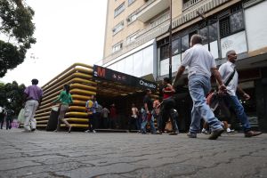 Usuarios siguen sorprendidos por el ajuste a 1.000 bolívares del boleto del Metro de Caracas