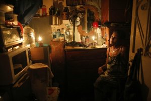 Los más vulnerables de Venezuela siguen a oscuras