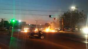 Omar González: Antorchas con cauchos quemados iluminaron noches en Anzoátegui