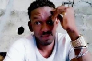 En Gabón jugador de fútbol fallece en pleno partido (Video)