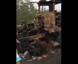 De adornos… así quedaron los camiones de ayuda humanitaria quemados en el Puente Santander (VIDEO)