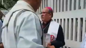 Autoridades del hospital J.M. de los Ríos le negaron el acceso a Monseñor Tulio Ramírez (video)