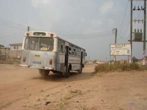 Al menos 60 muertos en un choque entre dos autobuses en Ghana