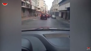 EN VIDEO: Caravana de la embajada de los EEUU sale por última vez de Caracas