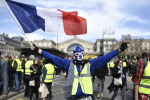 Los chalecos amarillos vuelven a las calles de Francia por vigésimo sábado