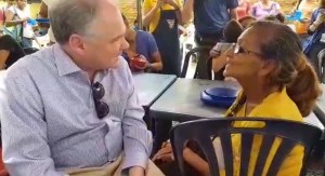 EN VIDEO: Senador Tim Kaine escuchó a los migrantes venezolanos en Cúcuta
