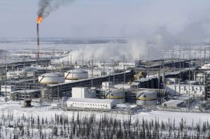 Rusia está dispuesta a bajar producción de crudo