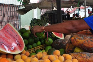 Escasos y caros están los limones para Semana Santa en Vargas