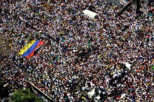 En FOTOS: Millones de venezolanos salen de nuevo a las calles contra Maduro y los apagones #6Abr
