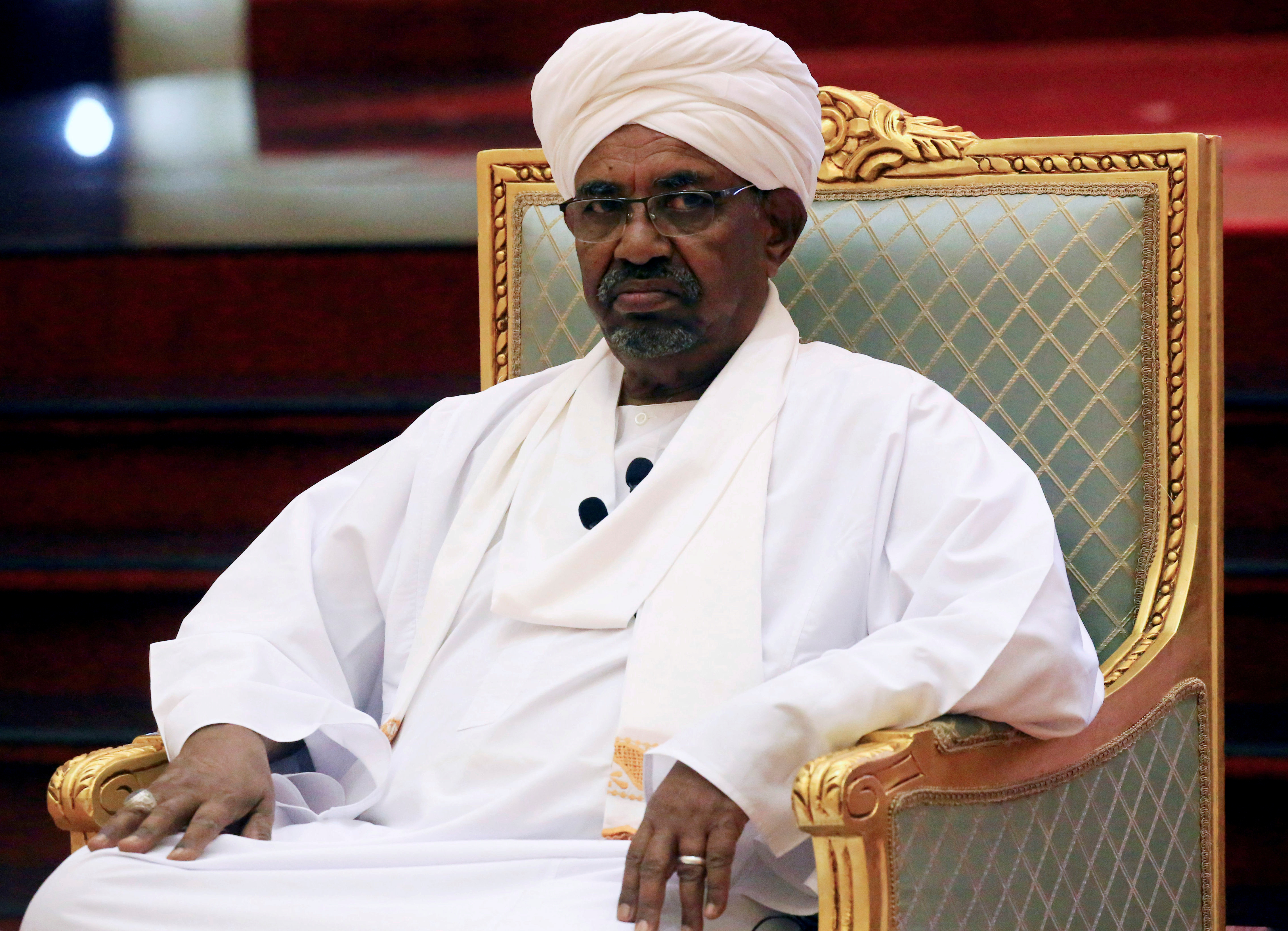 Trasladan a una cárcel al presidente depuesto de Sudán
