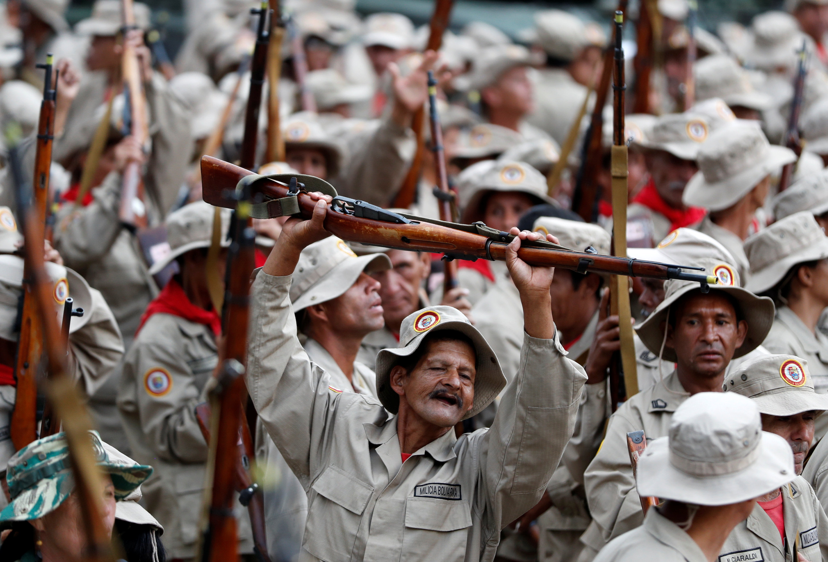 El Comandante de la Milicia Bolivariana le dijo a los generales que se organicen para el combate
