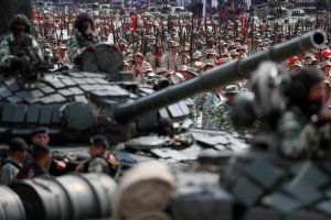 Desaparecidas 228 mil armas y municiones del ejército chavista mientras proliferan grupos guerrilleros y paramilitares