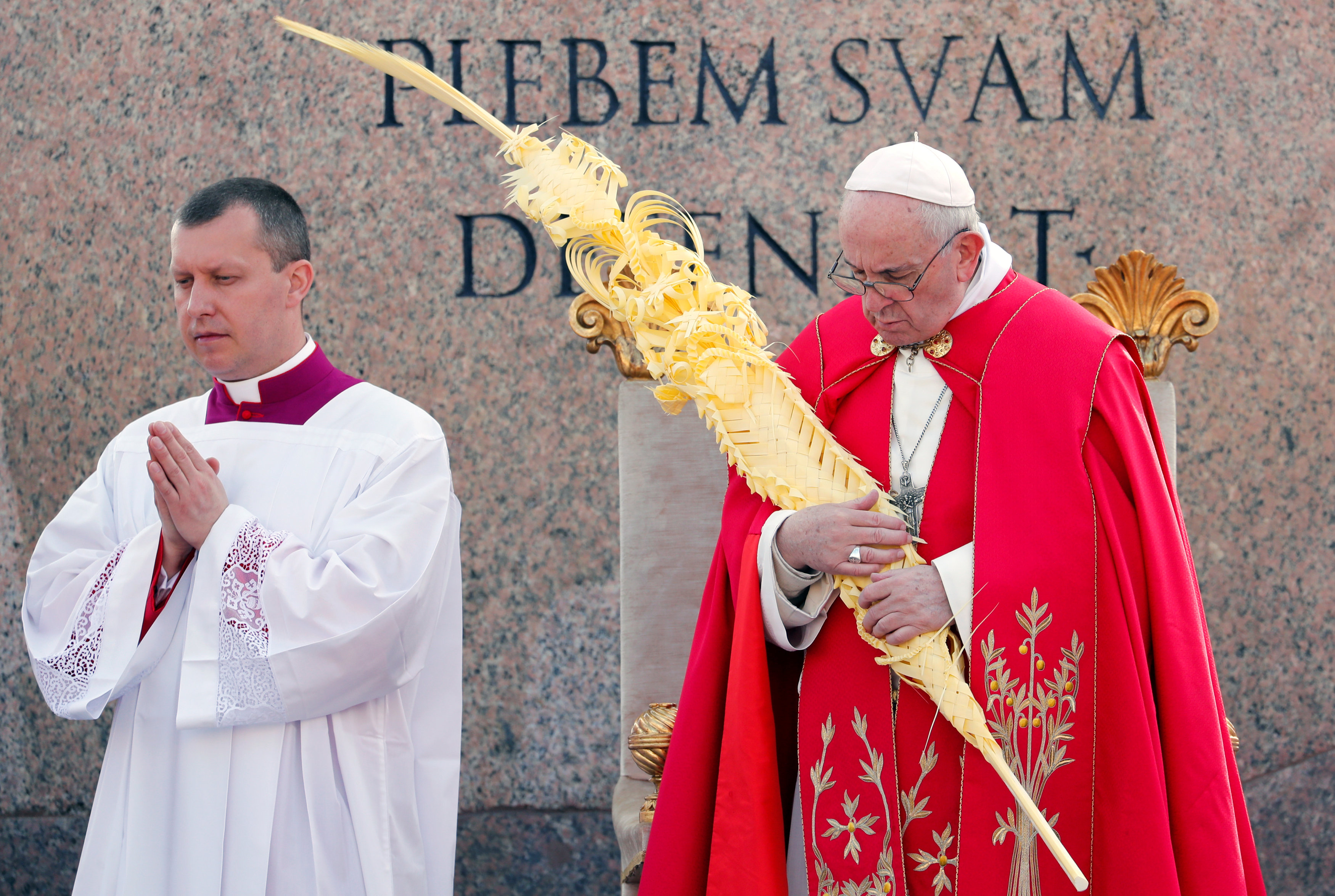 El Papa cargó contra el triunfalismo en la misa del Domingo de Ramos