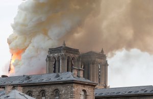 Merkel: Notre Dame es un símbolo de Francia y de nuestra cultura europea