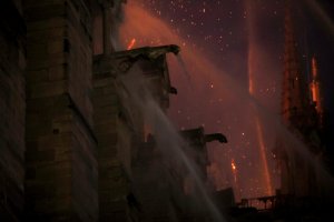 El incendio de Notre Dame da paso al vía crucis de la reconstrucción