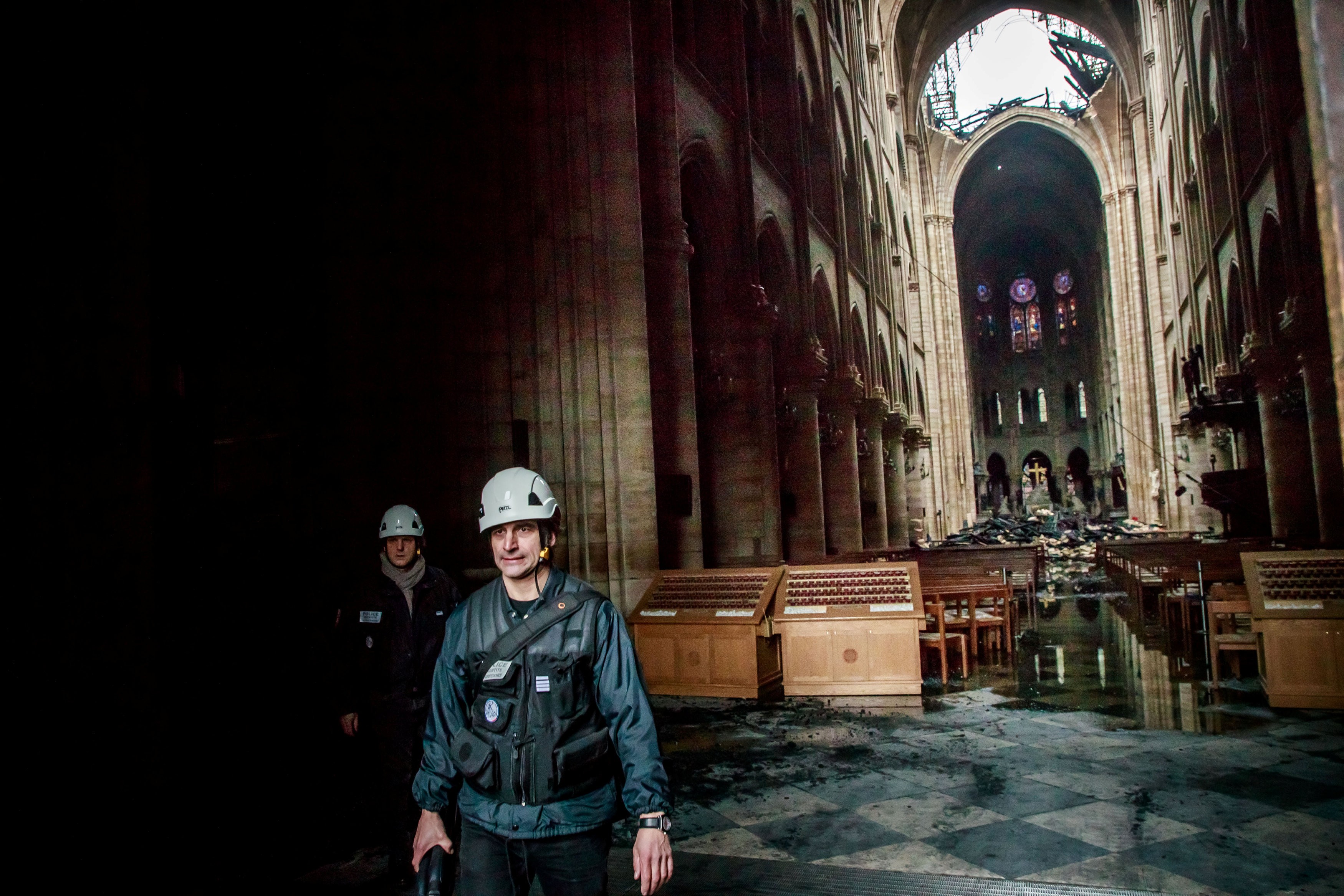 Macron promete reconstruir Notre Dame en cinco años