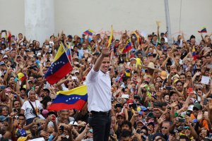 EN FOTOS: No cabía ni un alma en Maracay en concentración convocada por Juan Guaidó