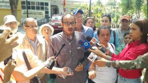 Caraqueños denuncian ante la Defensoría el ataque de colectivos armados contra las protestas