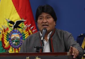 Opositores articulan nuevas protestas contra la candidatura de Evo Morales