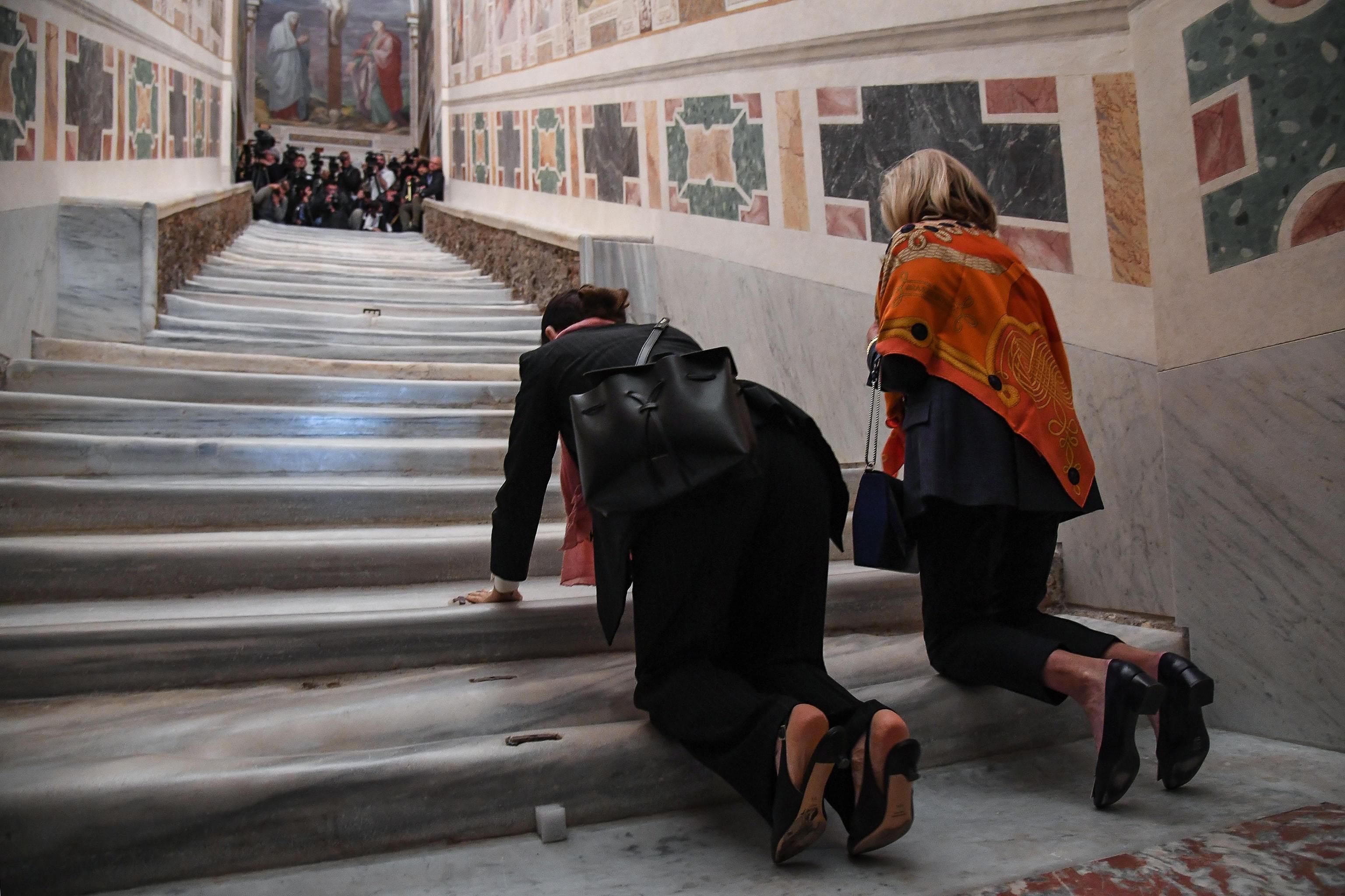 Reabre en Roma la Escalera Santa por la que Cristo ascendió para comparecer ante Pilatos (Fotos)