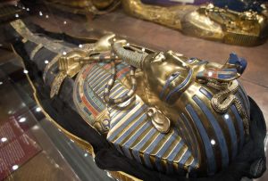 Dos hermanas de Tutankamón reinaron antes que él, según una egiptóloga canadiense