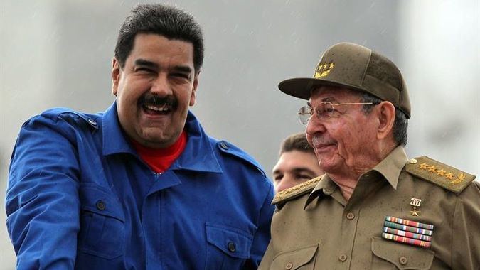 Konzapata: Solo hace falta que Raúl Castro ordene escribir canciones y poemas épicos sobre Maduro