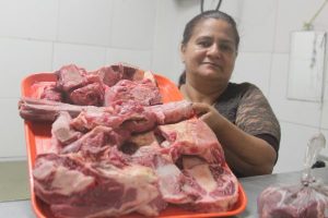 Los precios de la carne y el pollo se disparan antes del aumento salarial de Maduro
