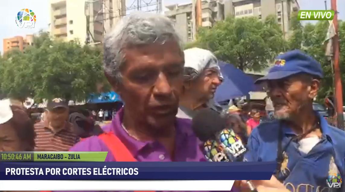 Ancianos protestan en Zulia debido a que cortes eléctricos impiden el pago de sus pensiones (VIDEO) #22Abr