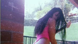 Diosa Canales vuelve con su body rosado “come arroz” para presumir su poderosa cola (FOTO)