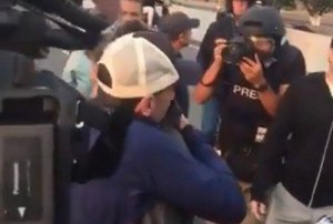 EN VIDEO: Así fue el reencuentro entre Leopoldo López y Henrique Capriles #30Abr