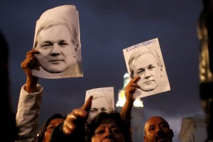 Ecuador dice que se reserva derecho a investigar a Julian Assange