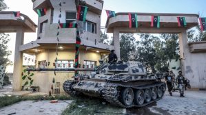 Polémica sobre un desfile revela que la división militar se mantiene en Libia
