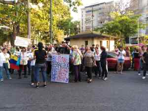 Vecinos de Macaracuay protestaron por la falta de TODO en el país (fotos)