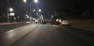 Bloqueada la autopista Francisco Fajardo a la altura de La Carlota #30Abr