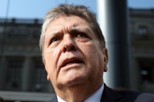 El expresidente peruano Alán García se disparó en la cabeza cuando iba a ser detenido