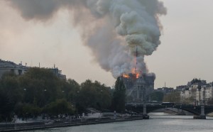 #EN VIVO: El incendio en la majestuosa Catedral de Notre-Dame en París