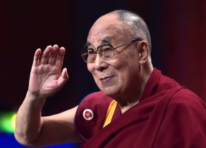 El dalai lama felicita a Biden y le agradece su “apoyo al pueblo tibetano”