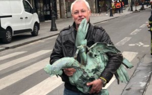 Milagro en Notre Dame: Encuentran el gallo de la aguja de la catedral que guardaba tres reliquias