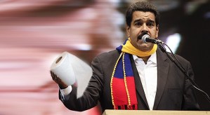 Venden papel higiénico con la cara de Nicolás Maduro para recaudar fondos para los venezolanos (FOTOS)