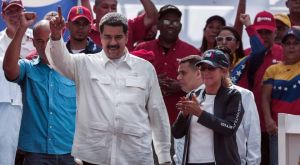 Bloomberg: ¿Cómo ha sobrevivido Nicolás Maduro? Con ayuda de agentes cubanos
