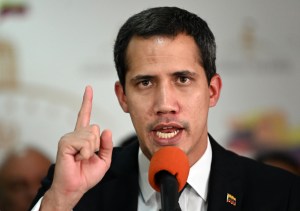 Guaidó rechazó la violencia y la intolerancia demostrada en los tiroteos de EEUU